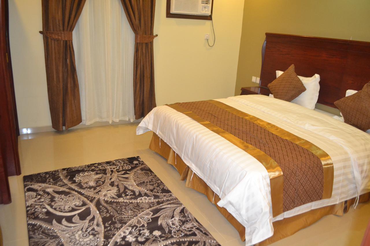 Al Manzil Almutmeez Aparthotel Jeddah Room photo